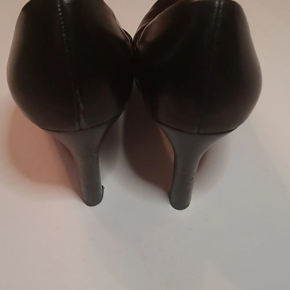 Lauren Ralph Lauren Black Leather Vintage‎ Heels Size 8.5B